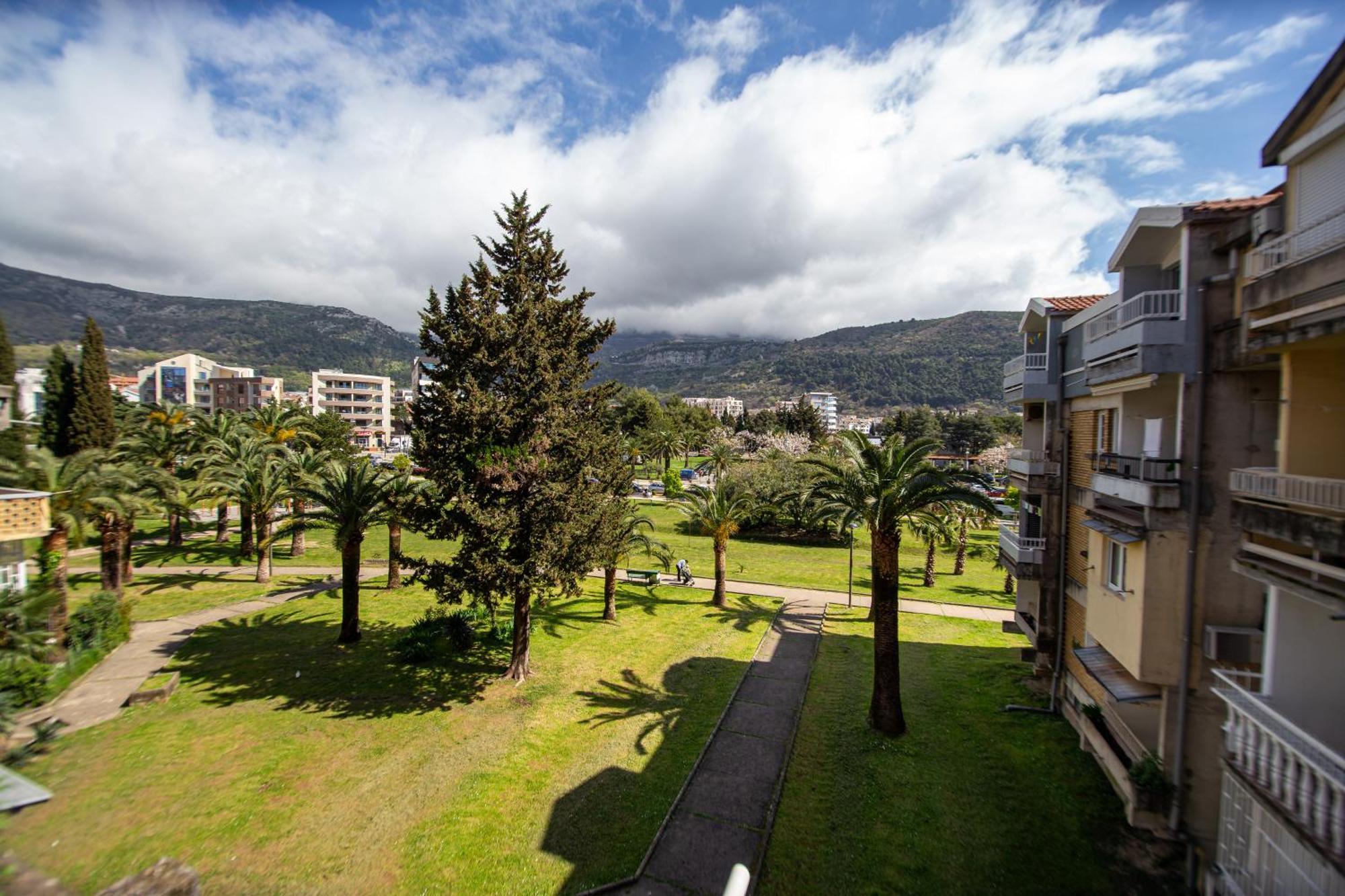 Fairytale 1 And 2 Appartement Budva Buitenkant foto